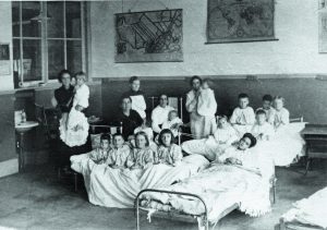 teachers caring for students sick with the Spanish Flu